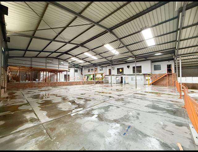 1,250M² WAREHOUSE TO LET IN WADEVILLE